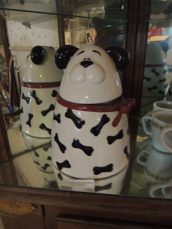 lot 106 image: At home American puppy cookie jar