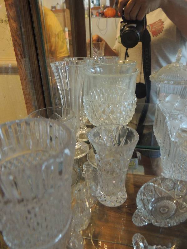 lot 143 image: 7 crystal glasses