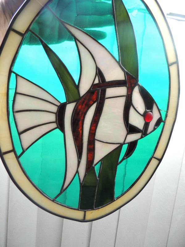 lot 151 image: Stained glass fish x 2 rose x 1 and small bird house