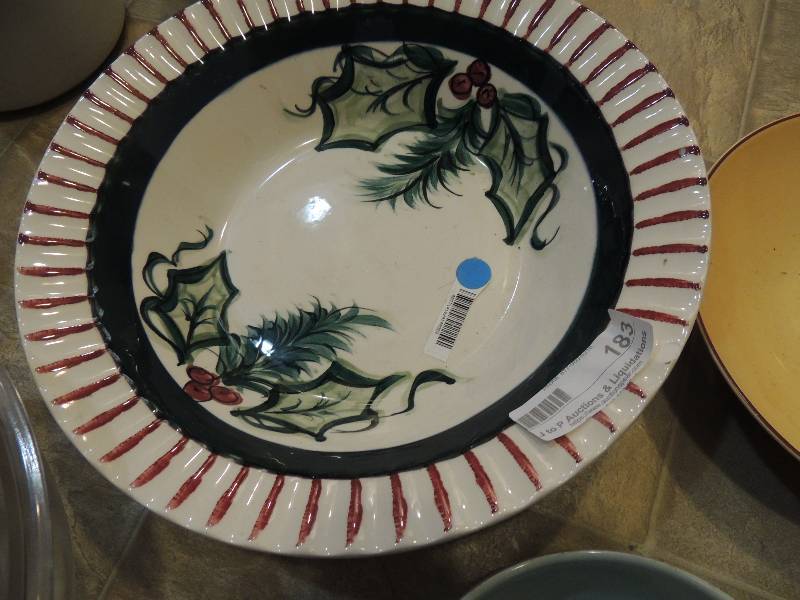 lot 183 image: Cereal bowl Christmas Bowl 2 glass salad bowls