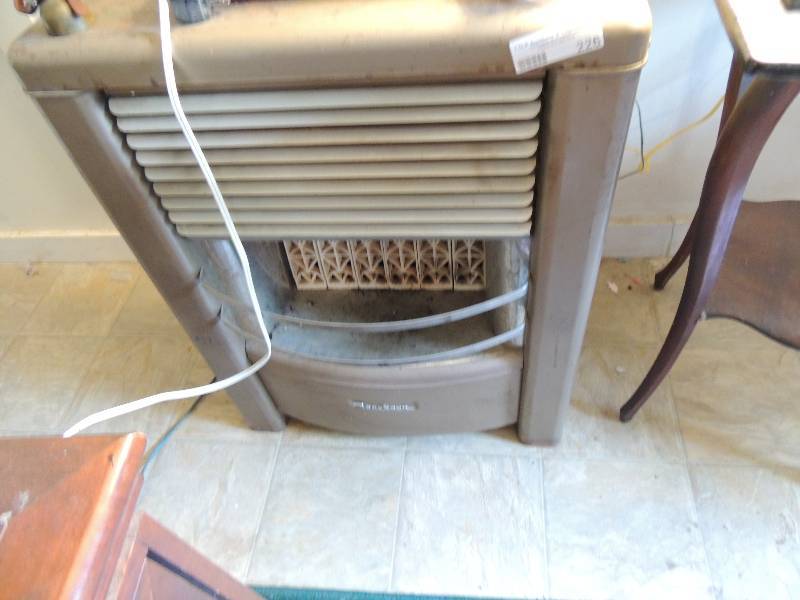 lot 226 image: Deerborn gas heater