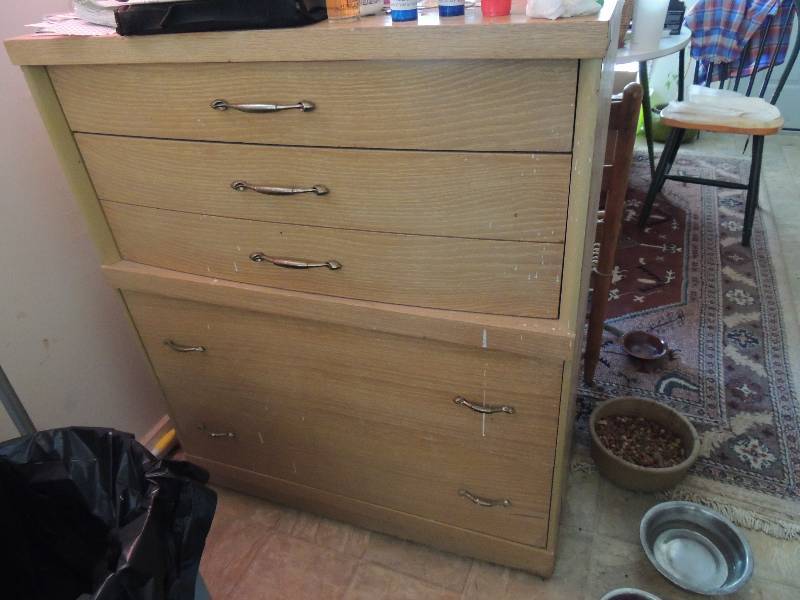 lot 228 image: Wood dresser 5 drawer vintage