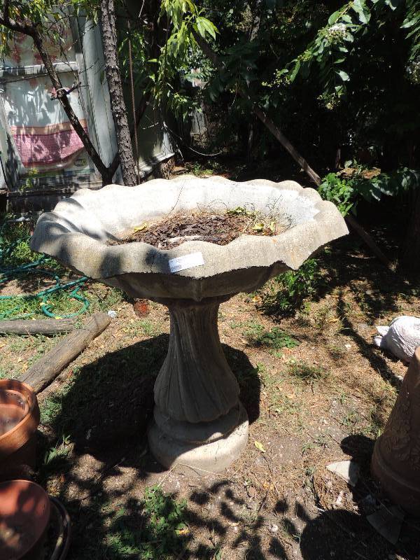 lot 252 image: large bird water fountain