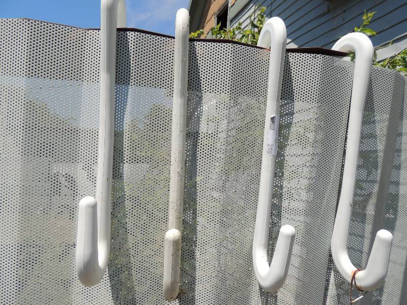 lot 259 image: 4 outdoor hooks