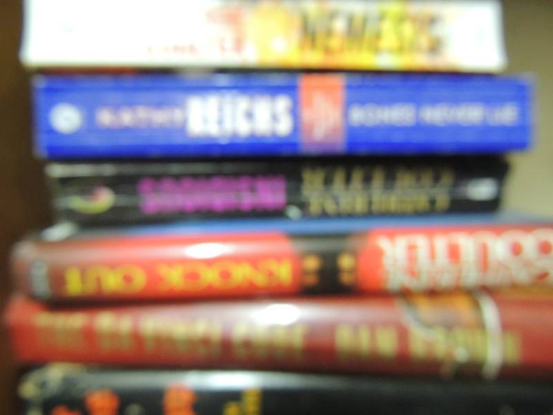 lot 264 image: Books Kathy Reichs William Manchester and more