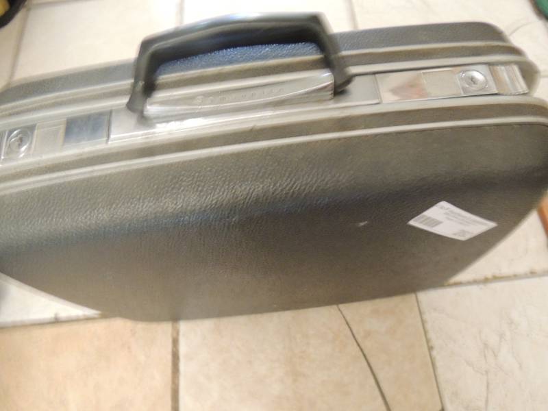lot 282 image: Samsonite briefcase