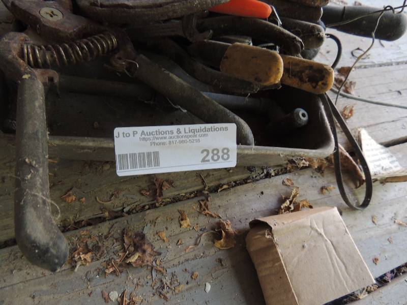 lot 288 image: Drawer of misc. tools