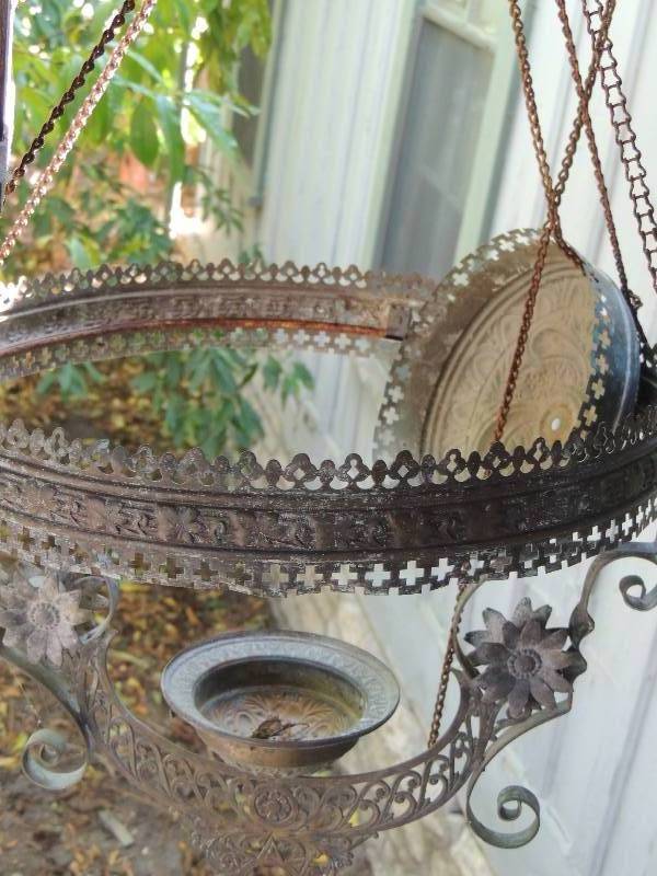 lot 302 image: HANGING LAMP FRAME