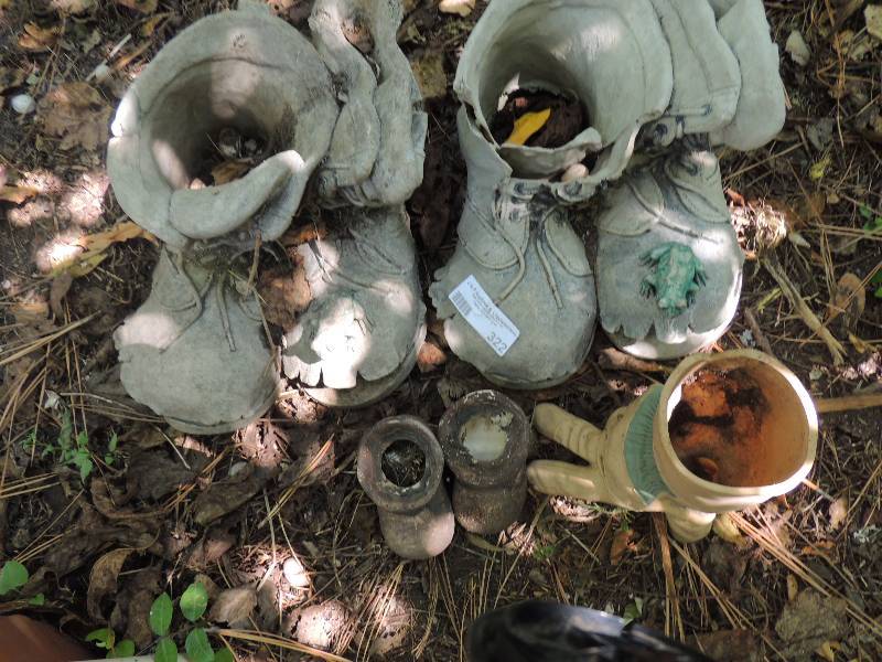 lot 322 image: cement Boots for yard