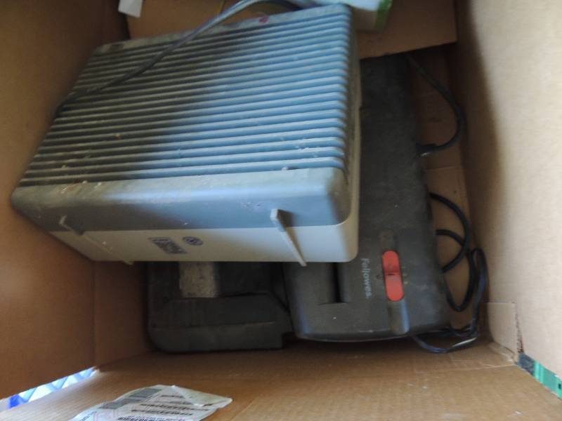 lot 340 image: 3 paper shredders