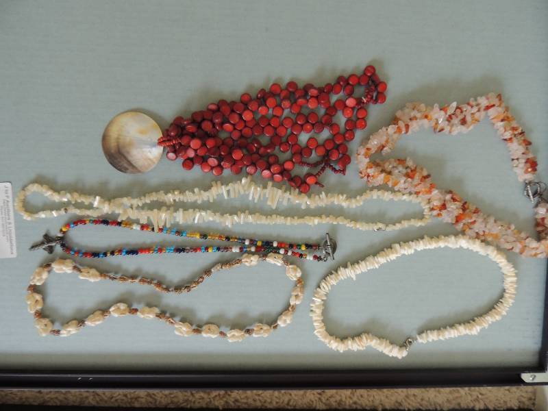 lot 356 image: Jewelry Beach inspired sea glass and shell necklace
