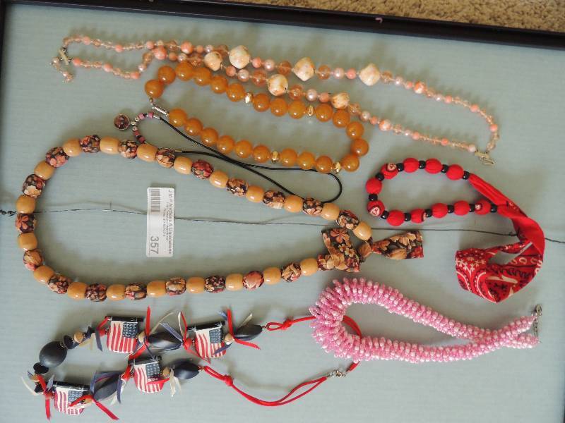 lot 357 image: Jewlery 7 pieces misc. lot of patriotic to pool party attire
