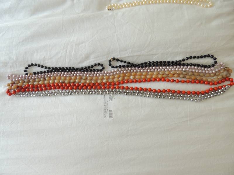lot 358 image: Jewelry 6 pieces color beads & faux pearls
