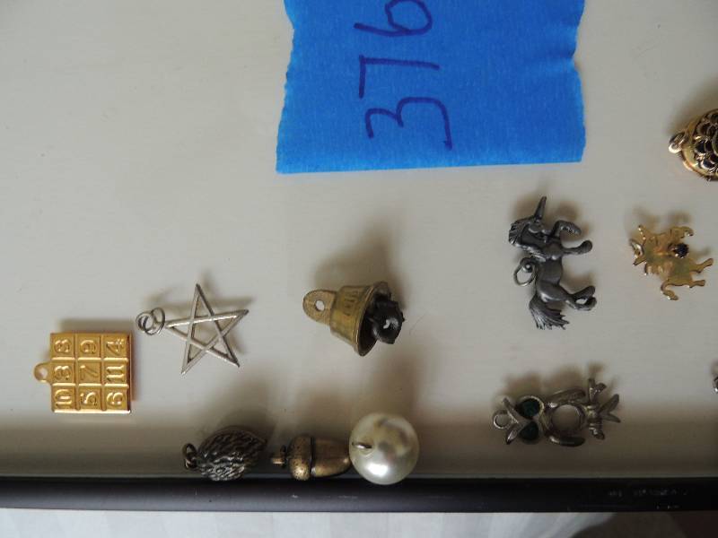lot 376 image: Charms 14 pieces Unicorns, cameo locket, acorns and more