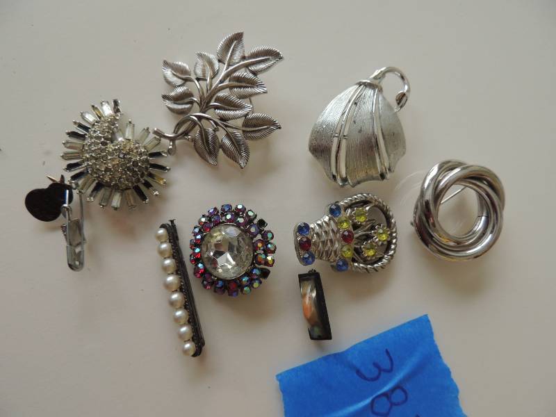 lot 383 image: 8 piece silver tone jewelry pearls abalone retro rhinestone and more