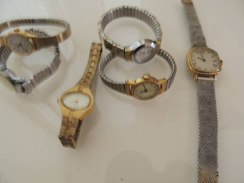 lot 413 image: Ladies timex watches qty 7 unknown working contion