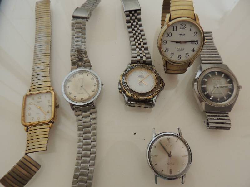 lot 412 image: Timex watches qty x 6 unknown working condition