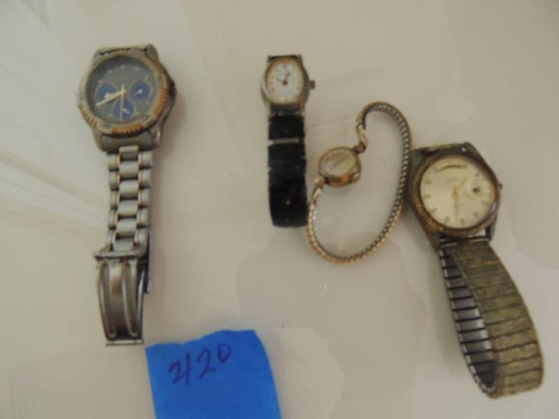 lot 420 image: Watches x 4 Elgin x 2 Geneva x 2 unknown working condition