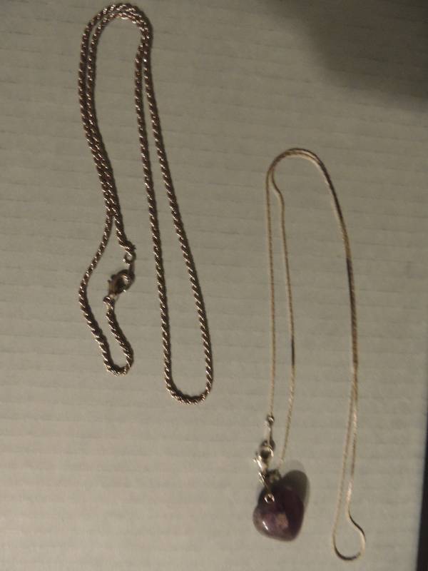 lot 428 image: SILVER NECKLACE W PURPLE STONE HEART - 18KGF  24 SILVER CHAIN  