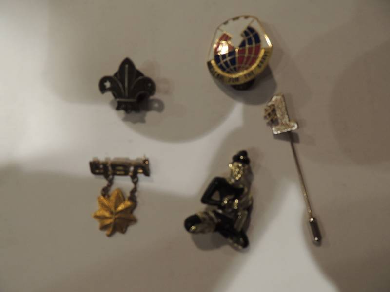 lot 437 image: PINS - USA, FLOR DE LEIS, #1, BUDDHA,  ARSENAL FOR THE BRAVE