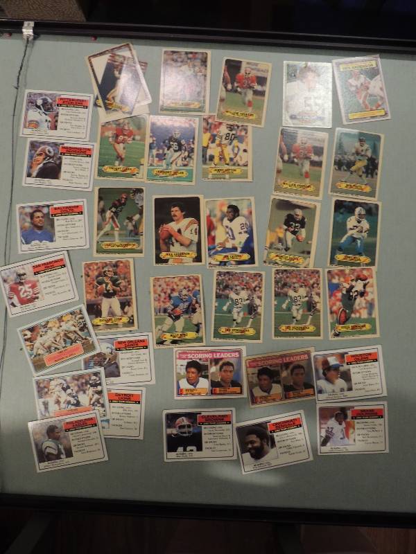 lot 440 image: 1983 TOPPS NFL