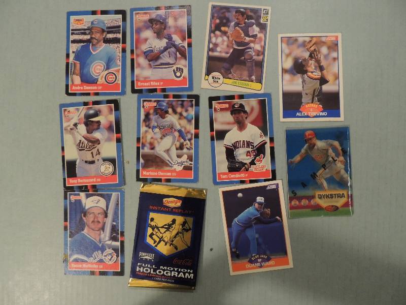 lot 441 image: DONRUSS & SCORE TRADING CARDS  MLB