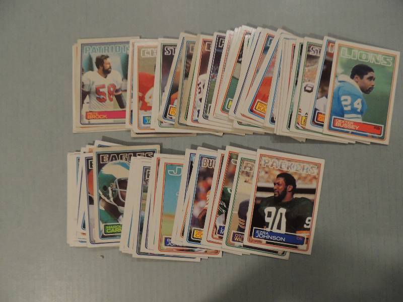 lot 444 image: TOPPS 1983 NFL CARDS - 70 PLUS CARDS