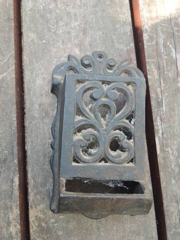 lot 452 image: CAST IRON MATCH SAFE