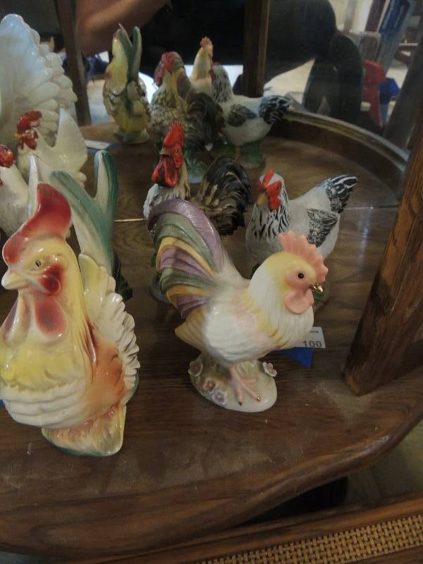 lot 100 image: 2 Hornco porcelain rooster,  Country gentlemans Lenox rooster