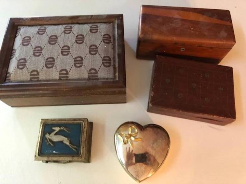 lot 449 image: JEWELRY BOXES