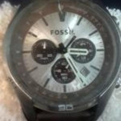 lot 4 image: FOSSIL WATCH