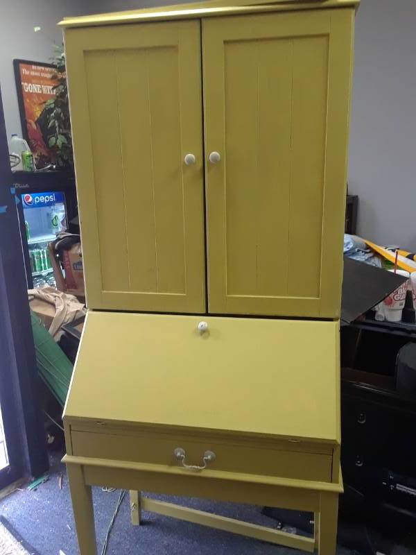 lot 3 image: VINTAGE STYLE SECRETARY DESK