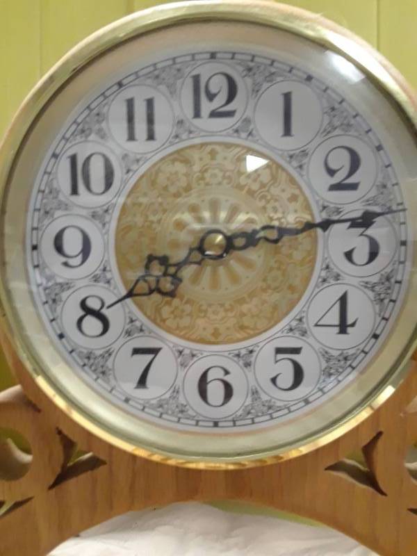 lot 37 image: WOOD CLOCK WITH PLANTER BUILT IN