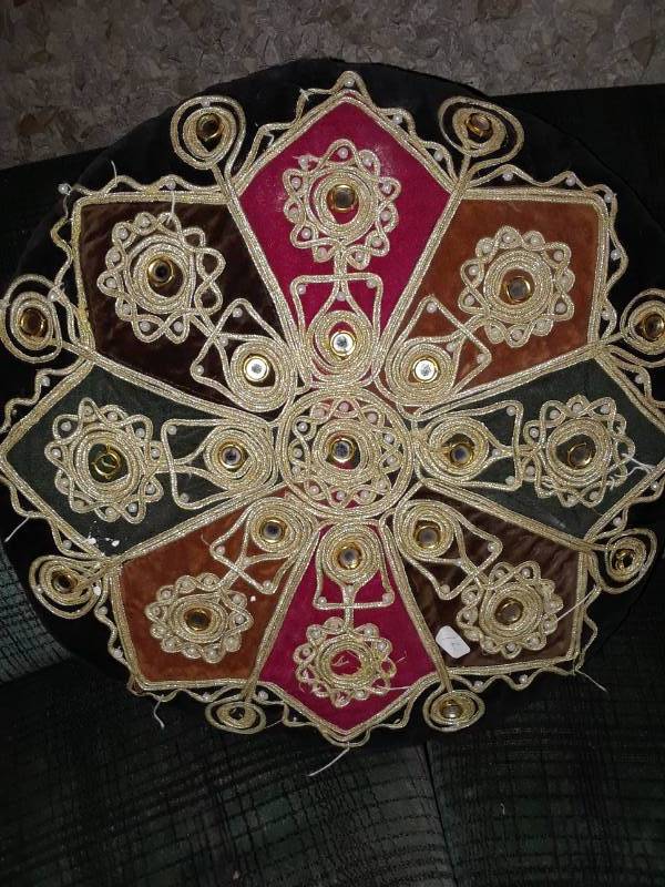 lot 47 image: BEADED DECORATIVE PILLOW