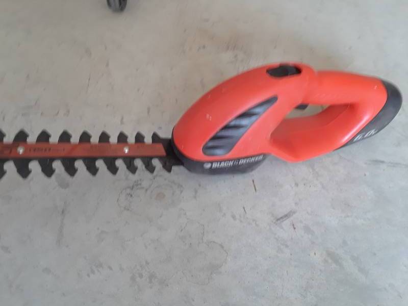 lot 96 image: RECHARGEABLE GRASS HAND TRIMMERS