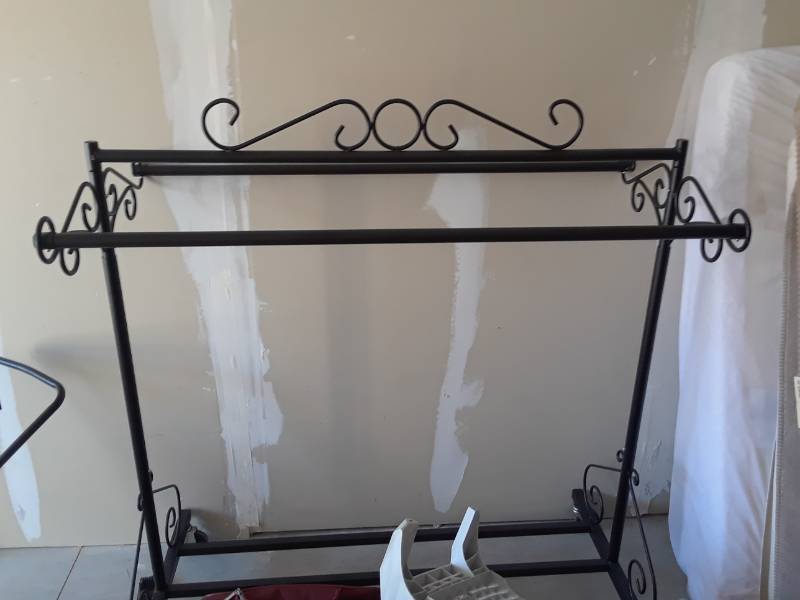 lot 88 image: WROUGHT IRON CLOTHES RACK