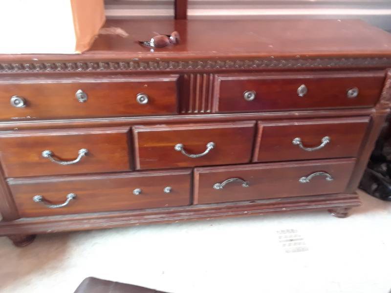 lot 62 image: DRESSER AND MIRROR MATCHES #61