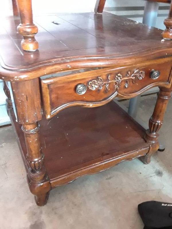 lot 79 image: WOOD END TABLE MATCHES LOTS # 68 AND 69