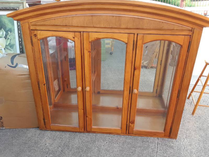 lot 97 image: LIGHT MABLE SOLID WOOD HUTCH TOP AND BOTTOM