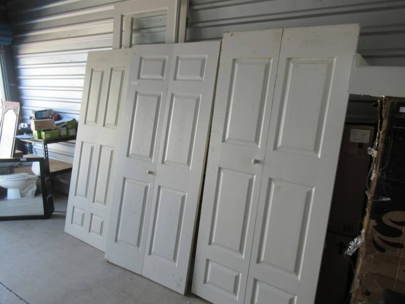 lot 7 image: CLOSET DOORS