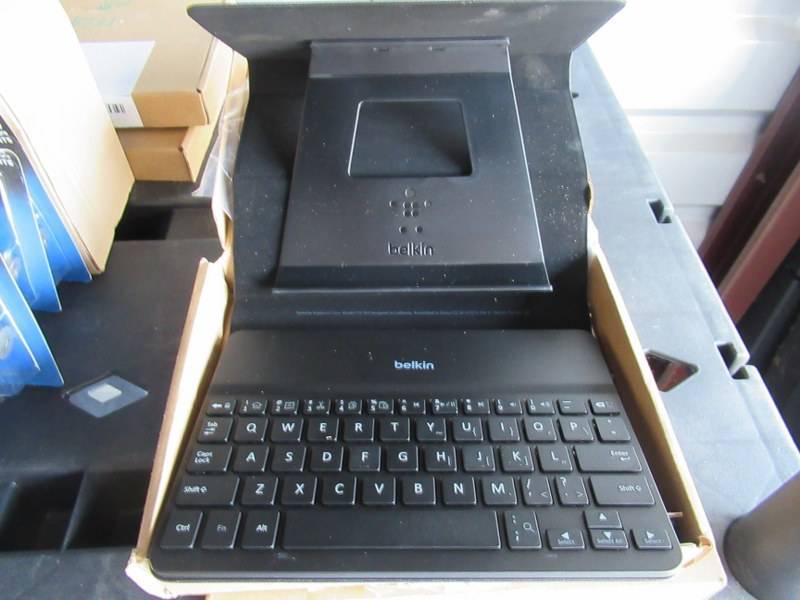lot 20 image: KINDLE FIRE KEYBOARD CASE