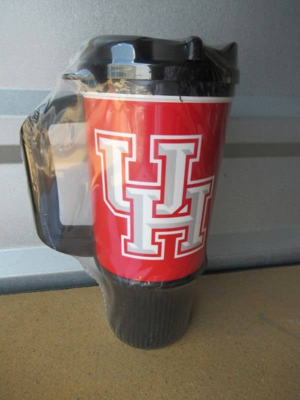 lot 32 image: WHIRLEY TRAVEL MUGS