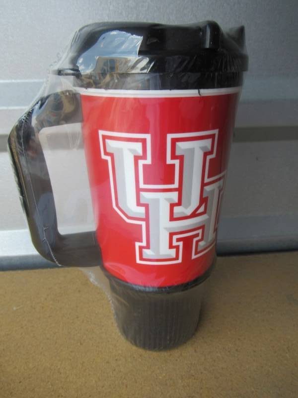 lot 33 image: WHIRLEY TRAVEL MUGS