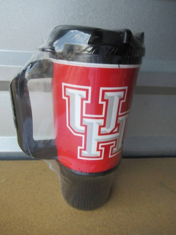 lot 34 image: WHIRLEY TRAVEL MUGS