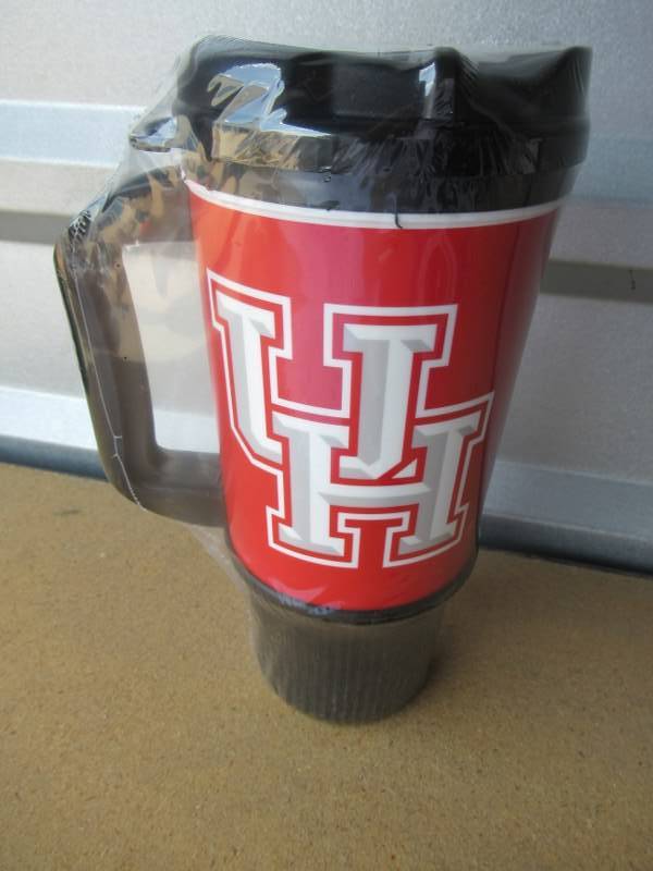 lot 35 image: WHIRLEY TRAVEL MUGS
