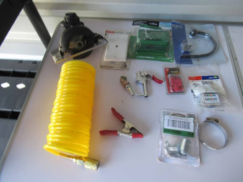 lot 83 image: TOOLS AND HARDWARE