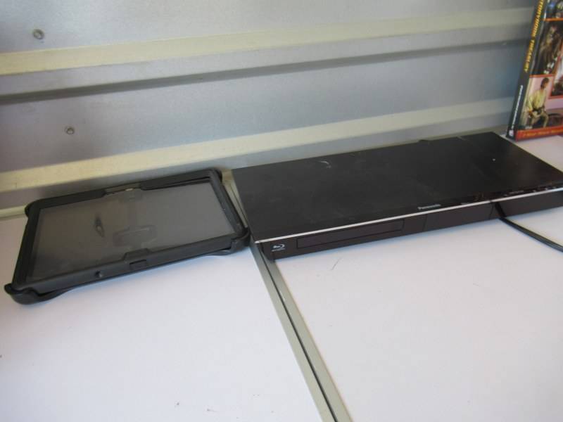lot 122 image: ELECTRONICS