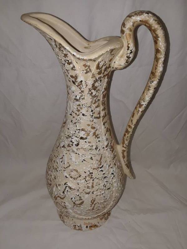 lot 41 image: CERAMIC ITALIAN STYLE  WATER PITCHER
