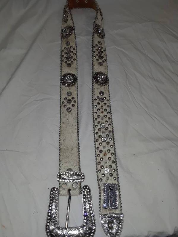 lot 48 image: COWHIDE BLING BLING BELT 45