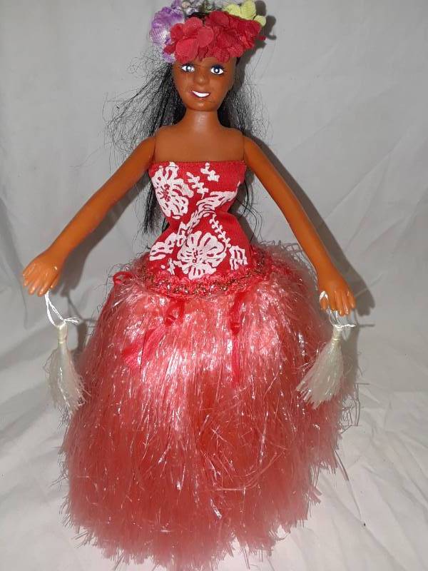 lot 101 image: DANCING HULA DOLL